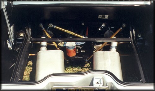 Trunk floor mounting detail