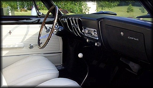 Corsa interior with optional simulated wood steering wheel